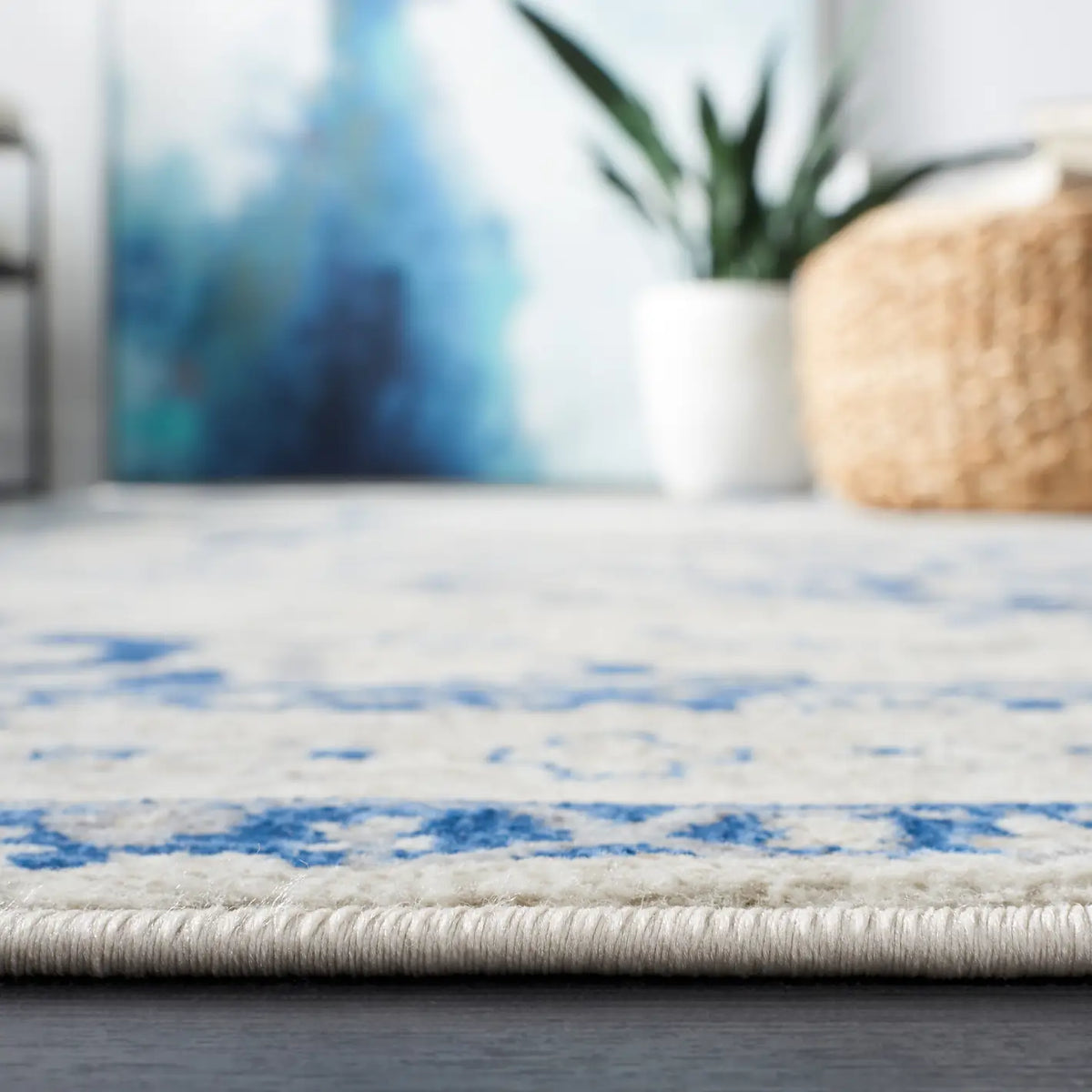 Safavieh Brentwood 4'-0" x 6'-0" Rug in Beige / Blue
