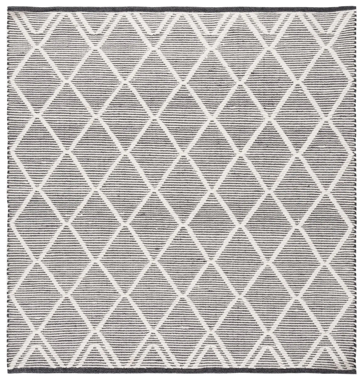 Safavieh Natura 6'-0" x 6'-0" Rug in Black / Ivory