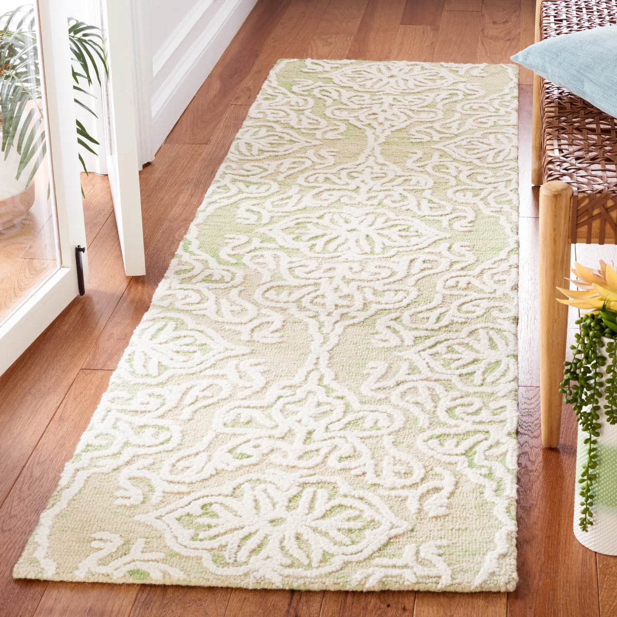 Safavieh Blossom 2'-3" x 8'-0" Rug in Light Green / Ivory