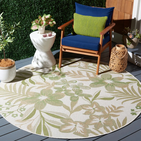 Safavieh Courtyard 6'-7" x 6'-7" Rug in Ivory / Green