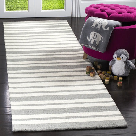 Safavieh Safavieh Kids 2'-6" x 8'-0" Rug in Grey / Multi