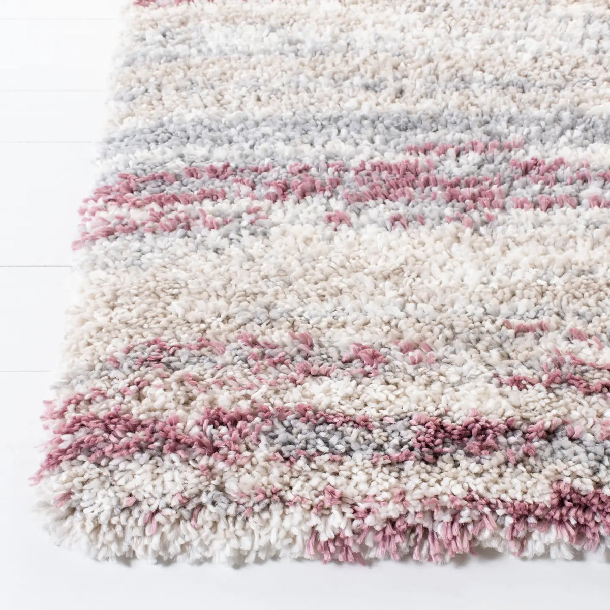 Safavieh Fontana Shag  800 4'-0" x 6'-0" Rug in Ivory / Pink