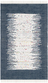 Safavieh Montauk 2'-6" x 4'-0" Rug in Ivory / Navy