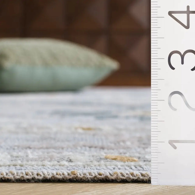 Safavieh Miranda 5'-0" x 8'-0" Rug in Grey / Ivory Beige