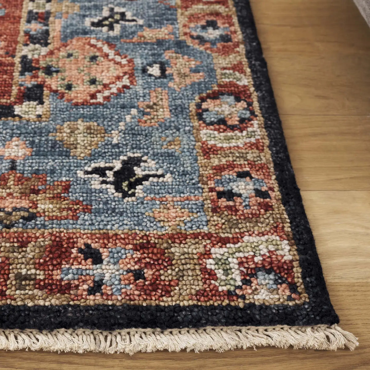 Safavieh Samarkand 6'-0" x 9'-0" Rug in Red / Blue