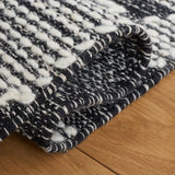 Safavieh Kilim 4'-0" x 6'-0" Rug in Ivory / Black