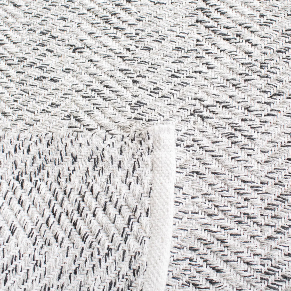 Safavieh Nantucket 4'-0" x 6'-0" Rug in Charcoal