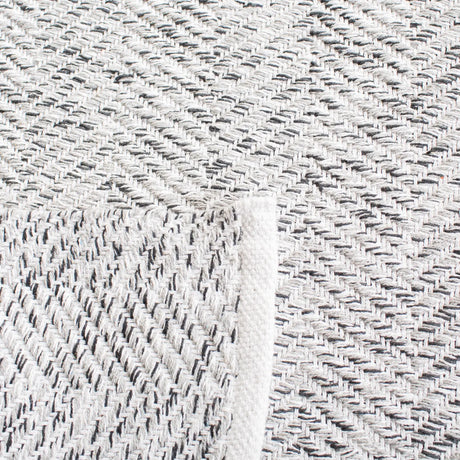 Safavieh Nantucket 4'-0" x 6'-0" Rug in Charcoal