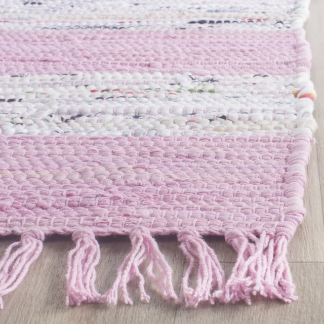 Safavieh Montauk 2'-3" x 7'-0" Rug in Ivory / Light Pink