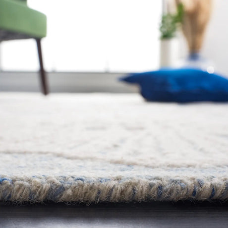 Safavieh Jardin 4'-0" x 6'-0" Rug in Blue / Ivory