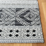Safavieh Classic Vintage 4'-0" x 6'-0" Rug in Black