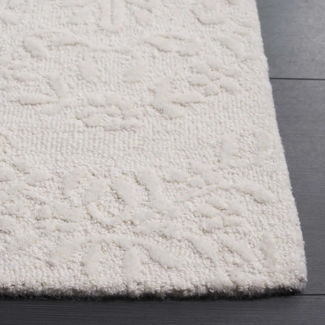 Safavieh Pine 4'-0" x 6'-0" Rug in Ivory