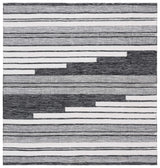 Safavieh Kilim 6'-0" x 6'-0" Rug in Ivory / Black
