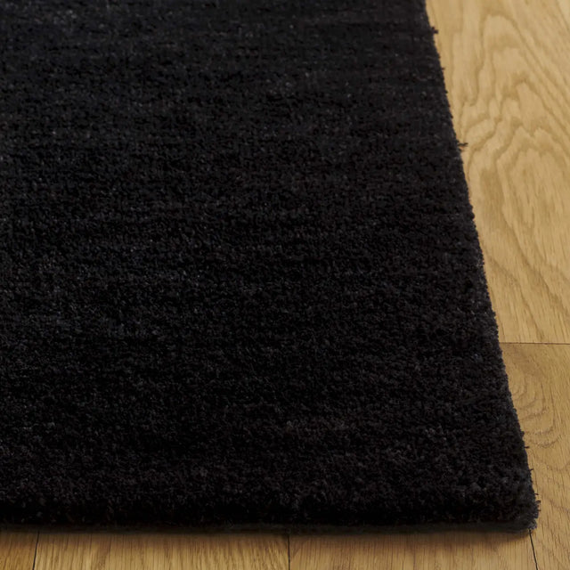 Safavieh Carmine 4'-0" x 6'-0" Rug in Black