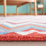 Safavieh Aspen 4'-0" x 6'-0" Rug in Red / Ivory