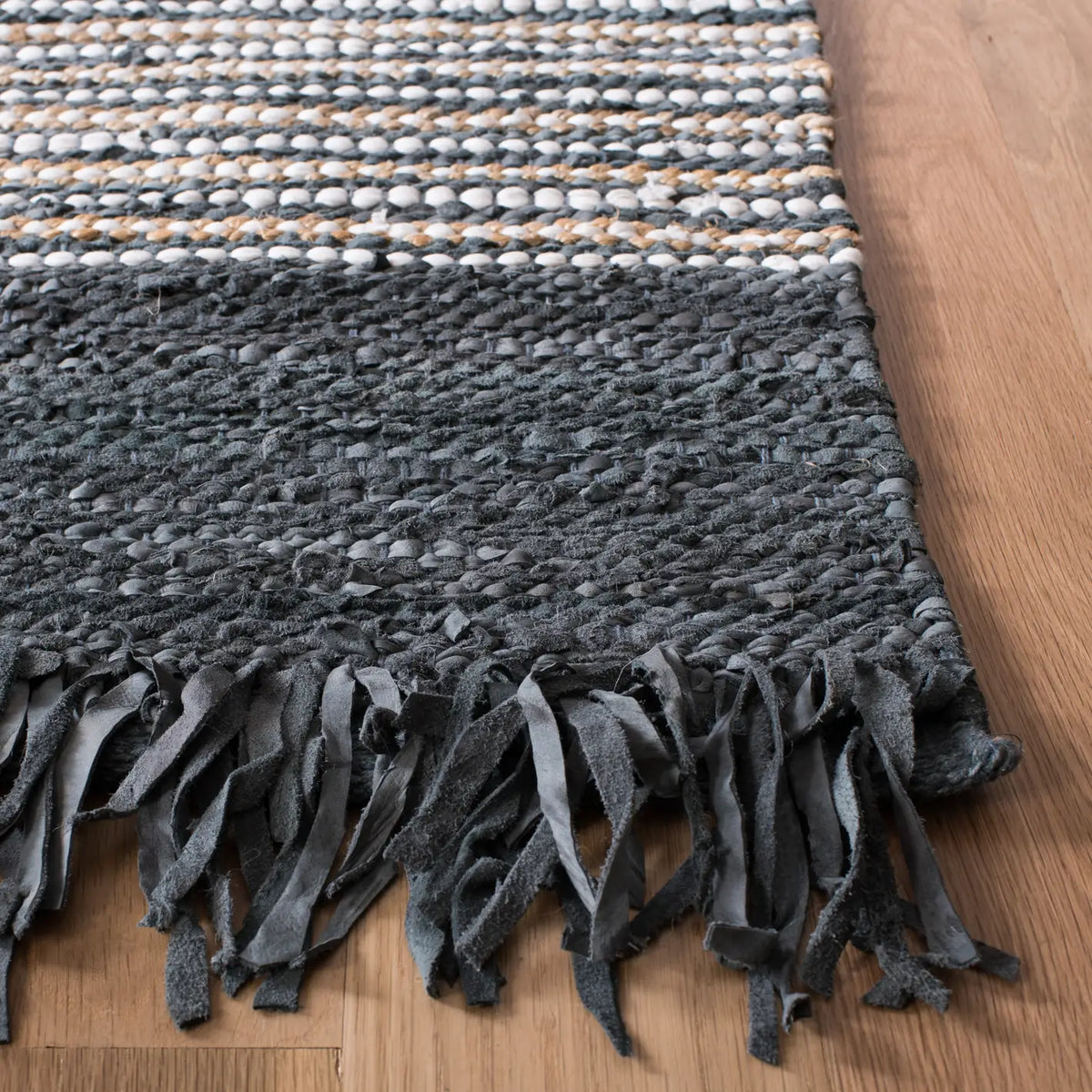 Safavieh Vintage Leather 5'-0" x 8'-0" Rug in Dark Grey / Multi