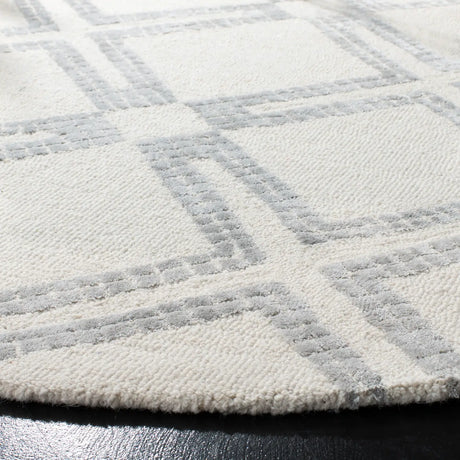 Safavieh Bellagio 5'-0" x 5'-0" Rug in Ivory / Silver