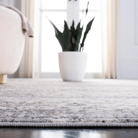 Safavieh Amelia 4'-5" x 6'-5" Rug in Grey / Gold