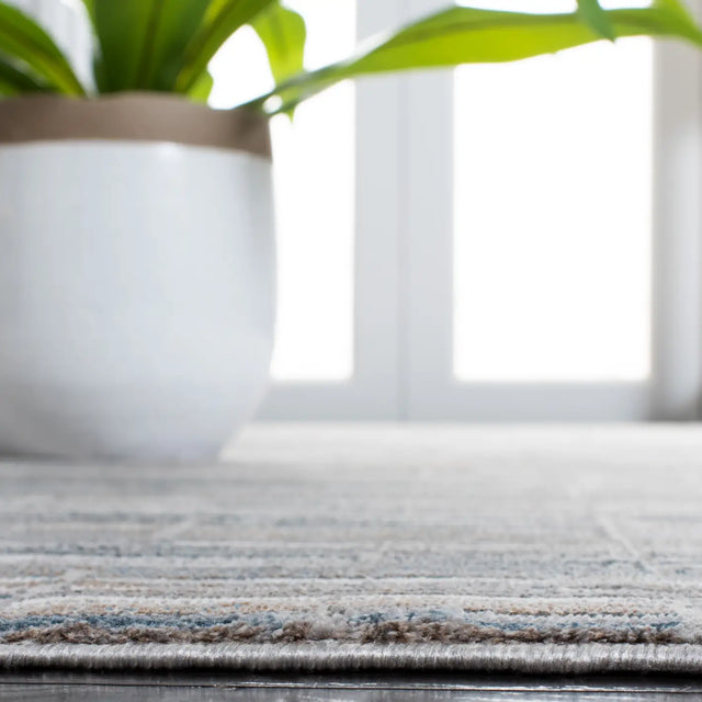 Safavieh Sonoma 4'-5" x 6'-5" Rug in Grey / Ivory
