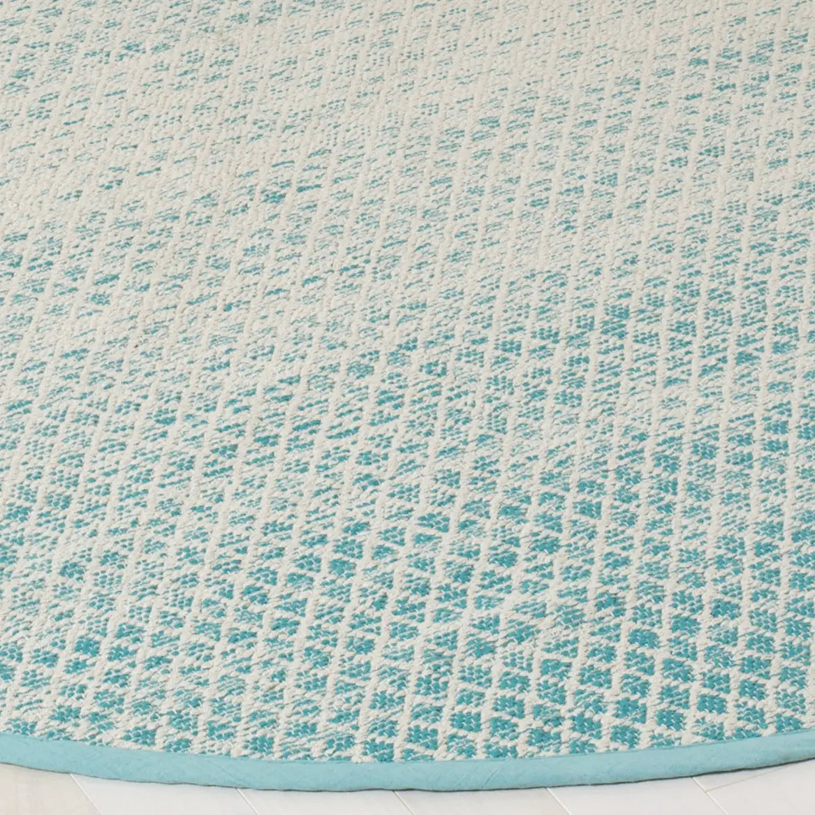 Safavieh Montauk 6'-0" x 6'-0" Rug in Turquoise / Ivory
