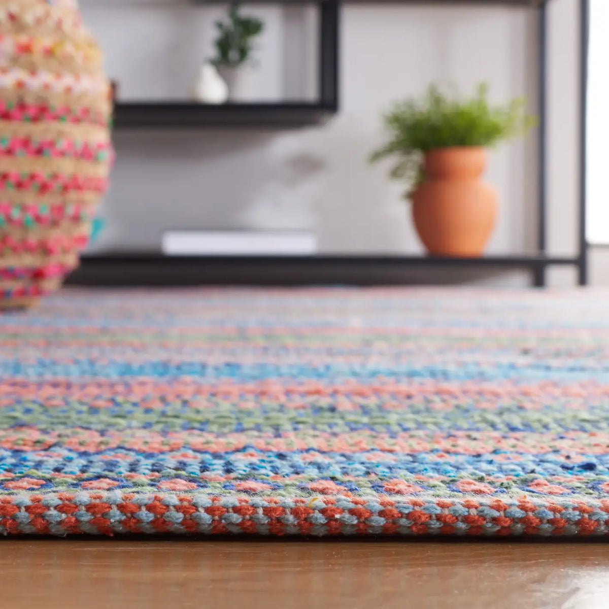 Safavieh Kilim 4'-0" x 6'-0" Rug in Orange / Green