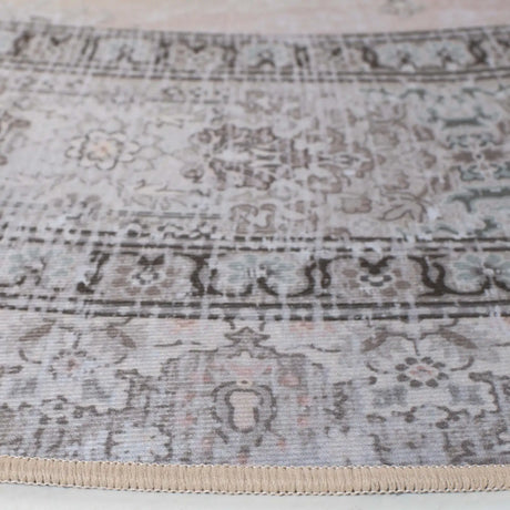 Safavieh Tucson 6'-0" x 6'-0" Rug in Beige / Light Green