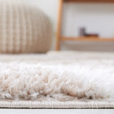 Safavieh Tahoe Shag 4'-0" x 6'-0" Rug in Beige / White