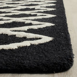 Safavieh Cambridge 8'-0" x 10'-0" Rug in Black / Ivory