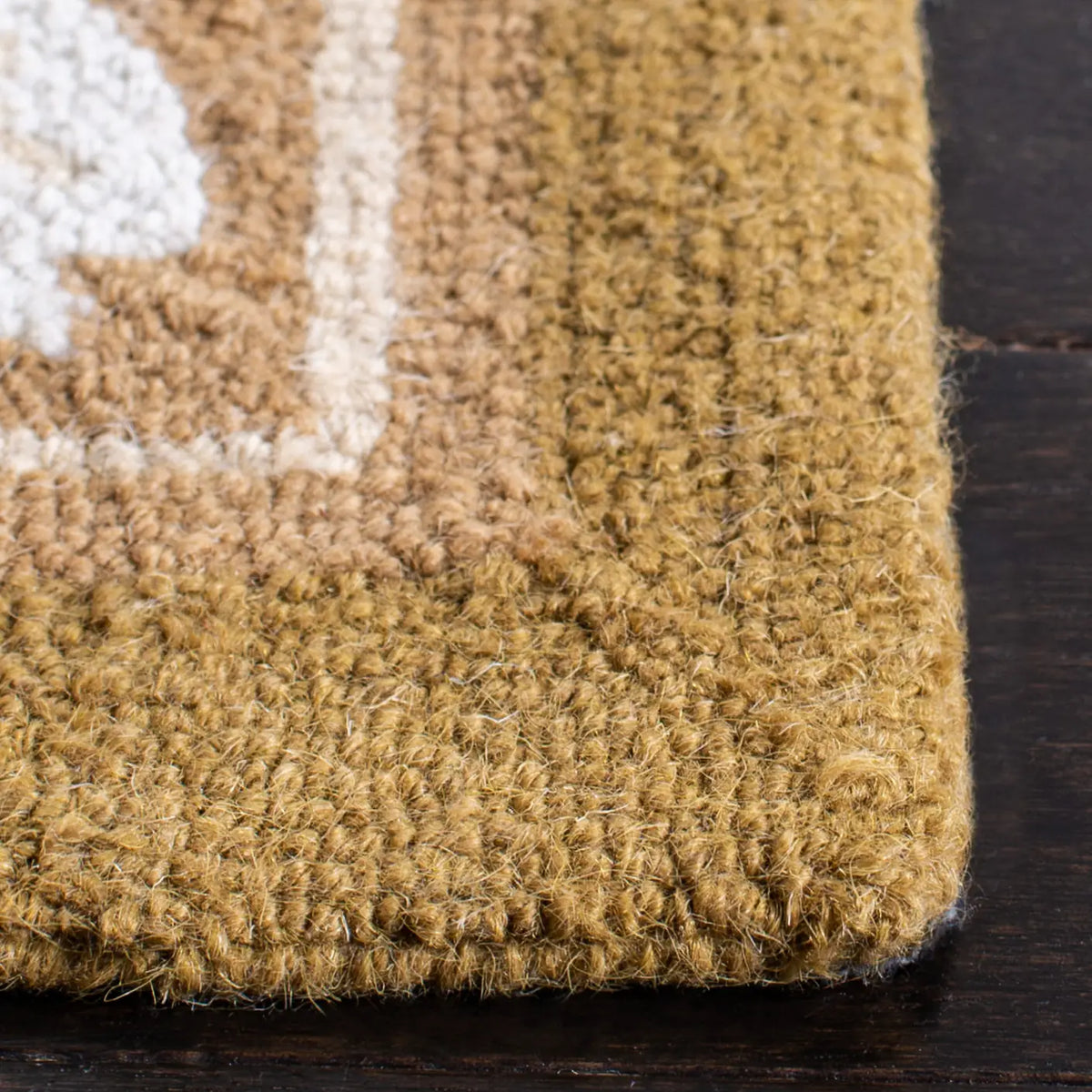 Safavieh Chelsea 5'-3" x 8'-3" Rug in Ivory