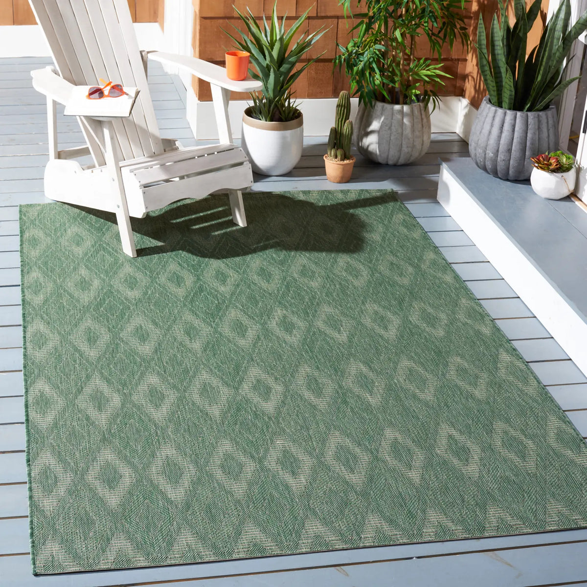 Safavieh Courtyard 4'-0" x 5'-7" Rug in Dark Green / Beige