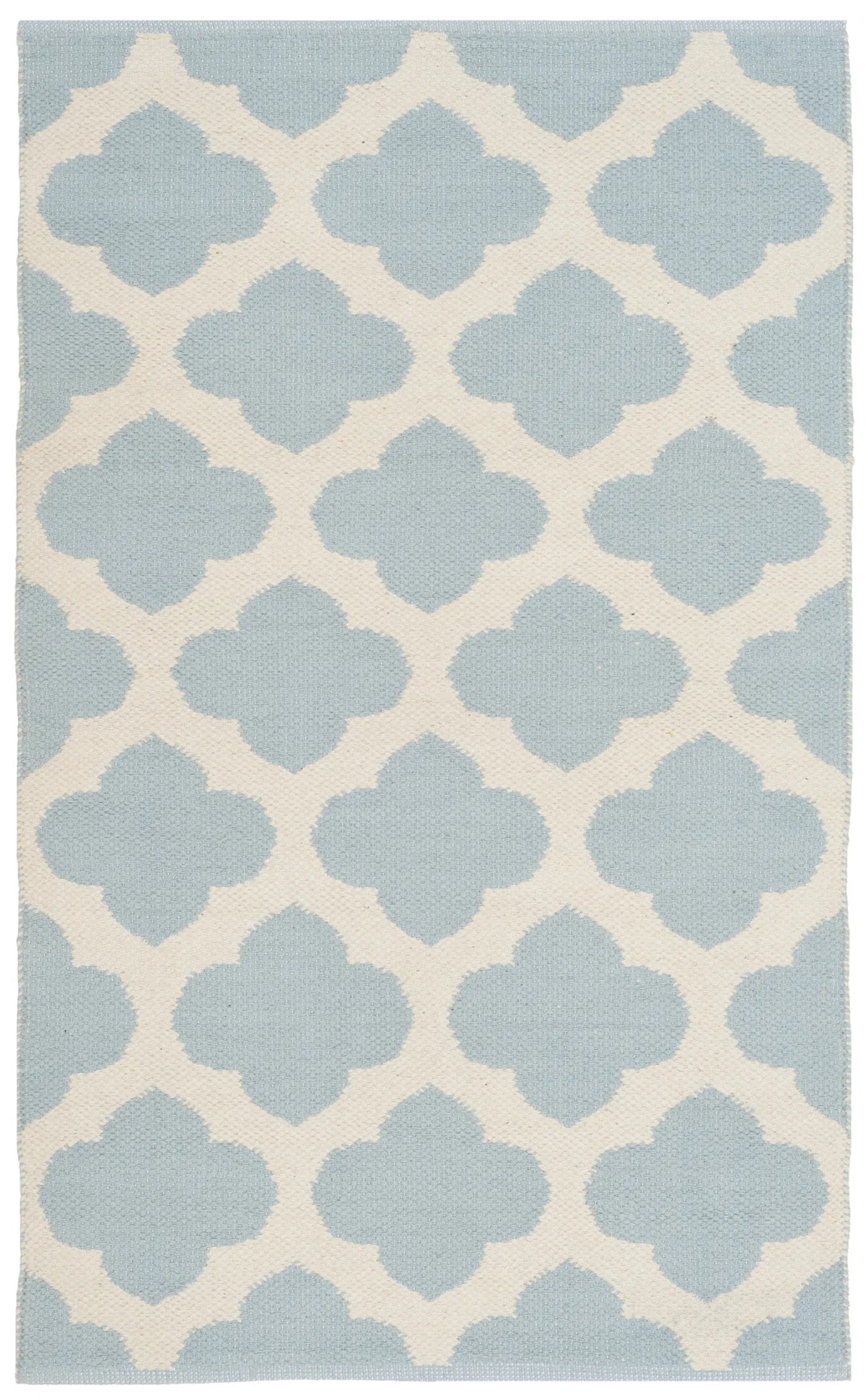 Safavieh Montauk 2'-0" x 3'-0" Rug in Light Blue / Ivory