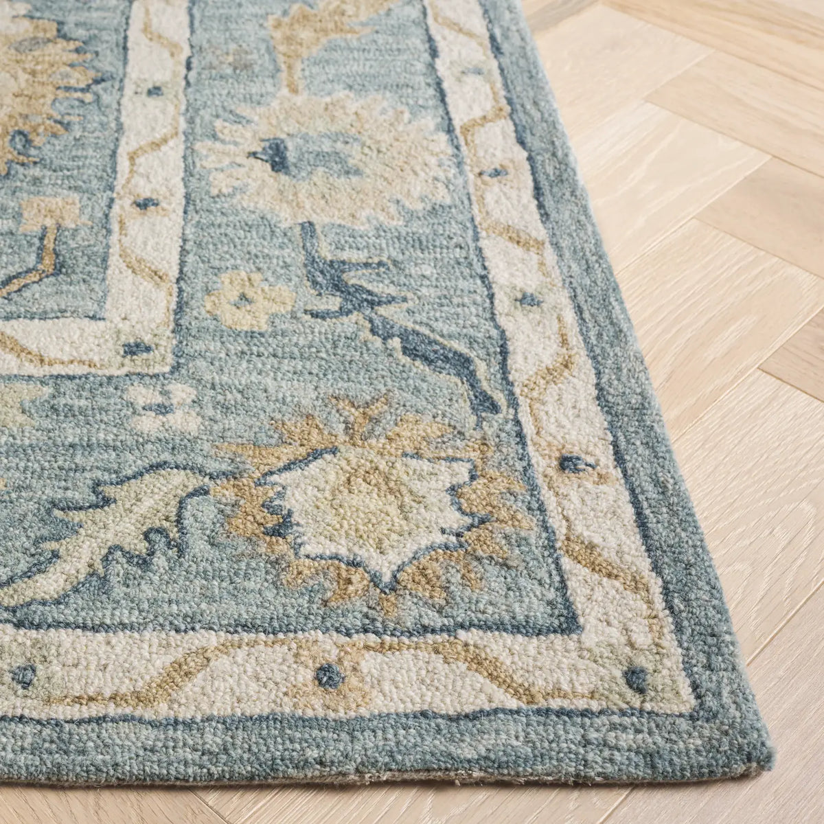 Safavieh Metro 4'-0" x 6'-0" Rug in Blue / Ivory