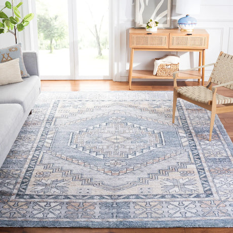 Safavieh Saffron 8'-0" x 10'-0" Rug in Grey / Ivory