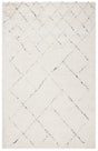 Safavieh Casablanca 4'-0" x 6'-0" Rug in Ivory / Black