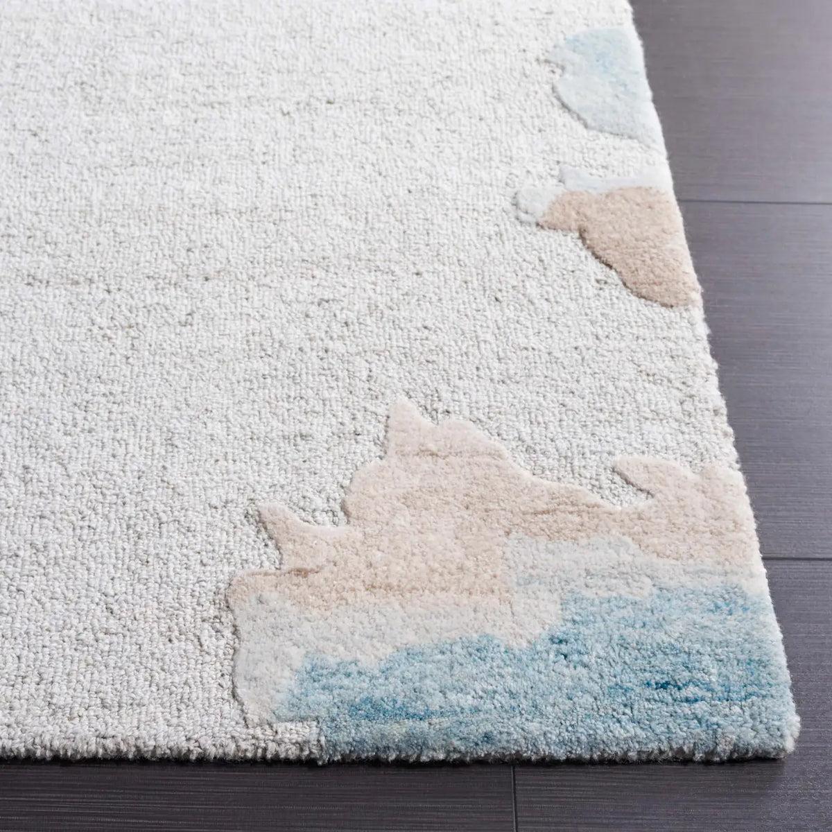 Safavieh Fifth Avenue 4'-0" x 6'-0" Rug in Grey / Beige