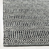 Safavieh Montauk 4'-0" x 6'-0" Rug in Ivory / Dark Grey