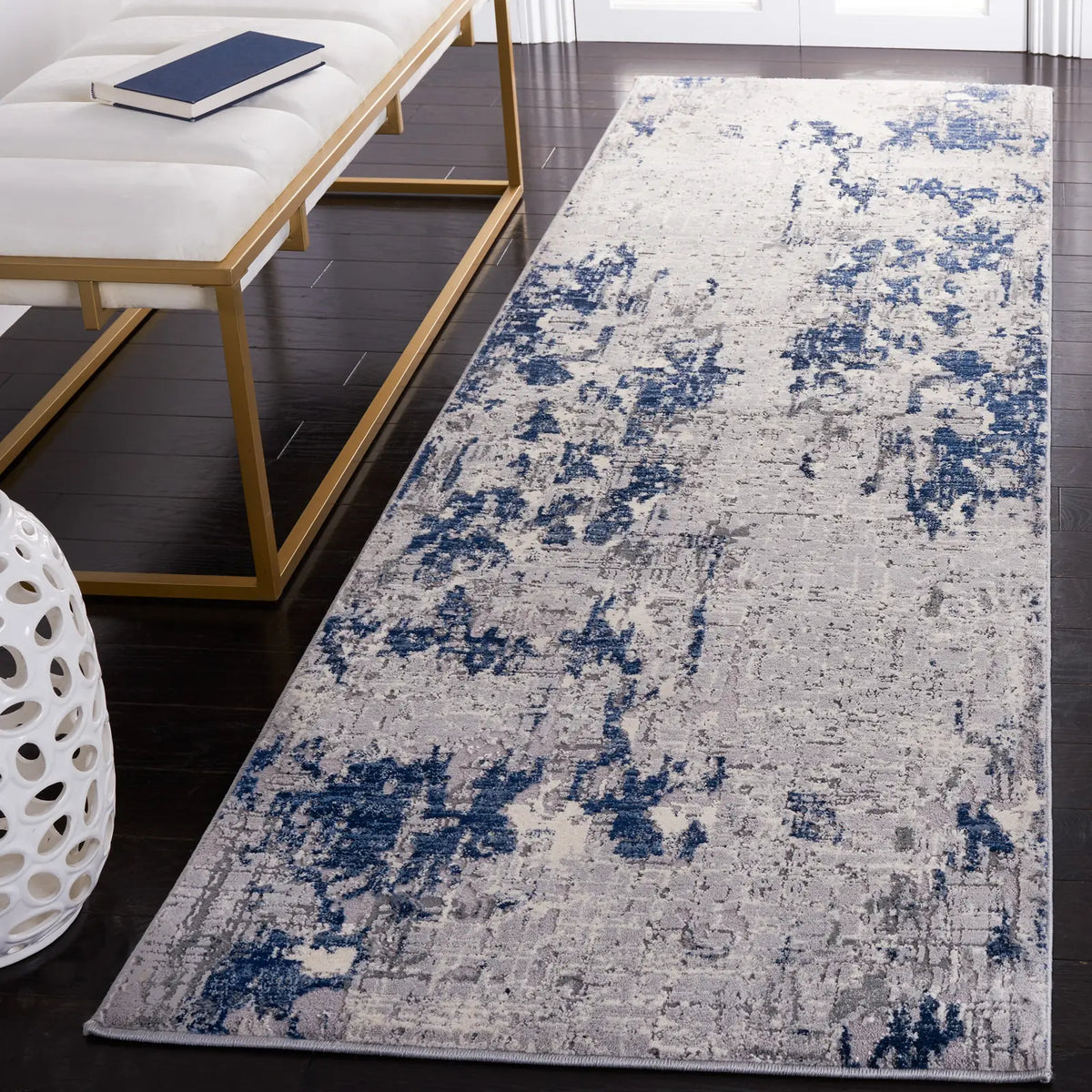 Safavieh Meadow 100 2'-7" x 8'-0" Rug in Grey / Blue