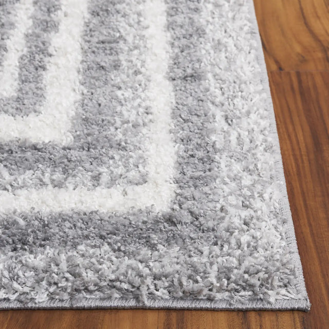 Safavieh Border & Stripe Shag 200 4'-5" x 6'-5" Rug in Grey / Ivory