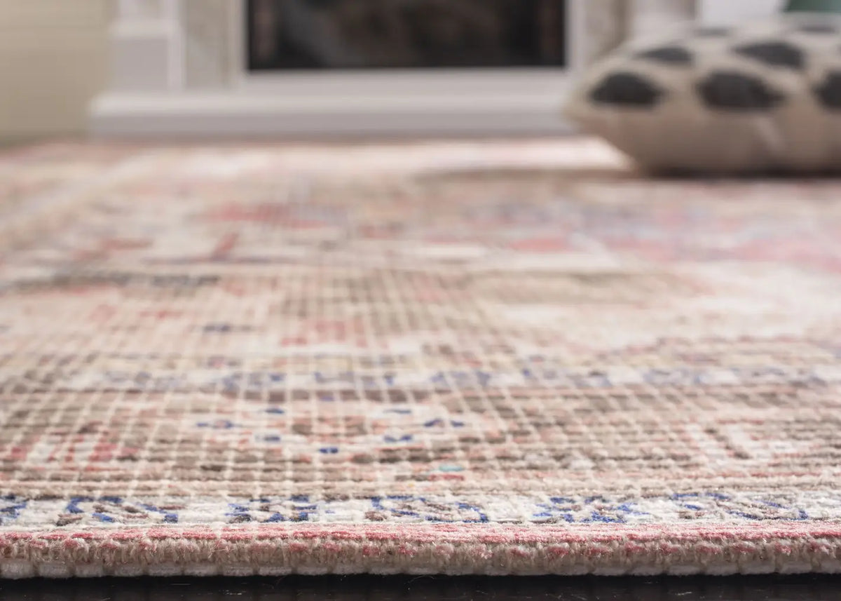 Safavieh Saffron 4'-0" x 6'-0" Rug in Rust / Ivory