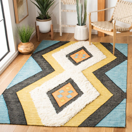 Safavieh Kenya 4'-0" x 6'-0" Rug in Black / Ivory