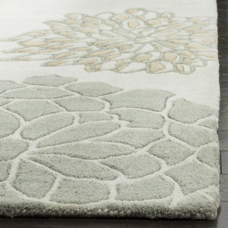 Safavieh Soho 3'-6" x 5'-6" Rug in Light Grey