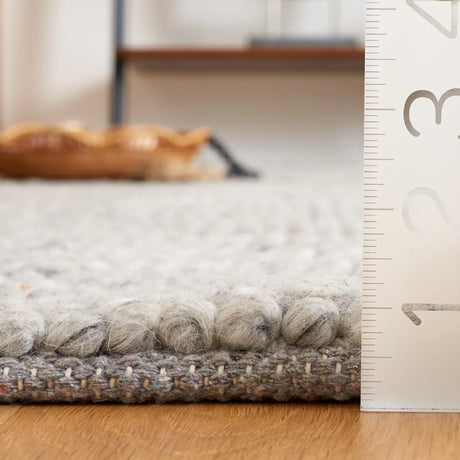Safavieh Natura 4'-0" x 6'-0" Rug in Grey