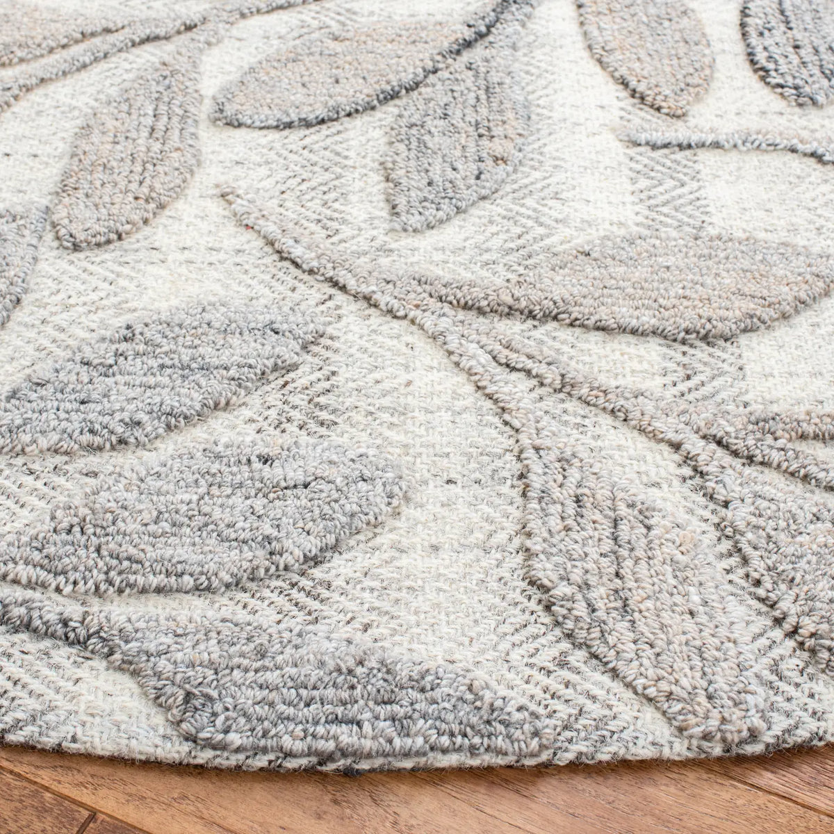 Safavieh Southampton 6'-0" x 6'-0" Rug in Beige