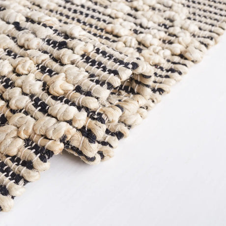 Safavieh Natural Fiber 4'-0" x 6'-0" Rug in Blush / Black