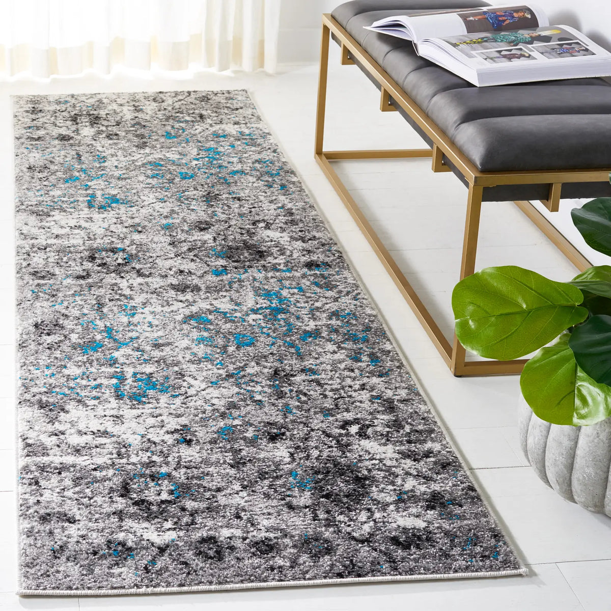 Safavieh Adirondack 2'-6" x 8'-0" Rug in Grey / Black