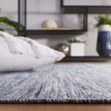 Safavieh Dhurries 4'-0" x 6'-0" Rug in Navy / Beige