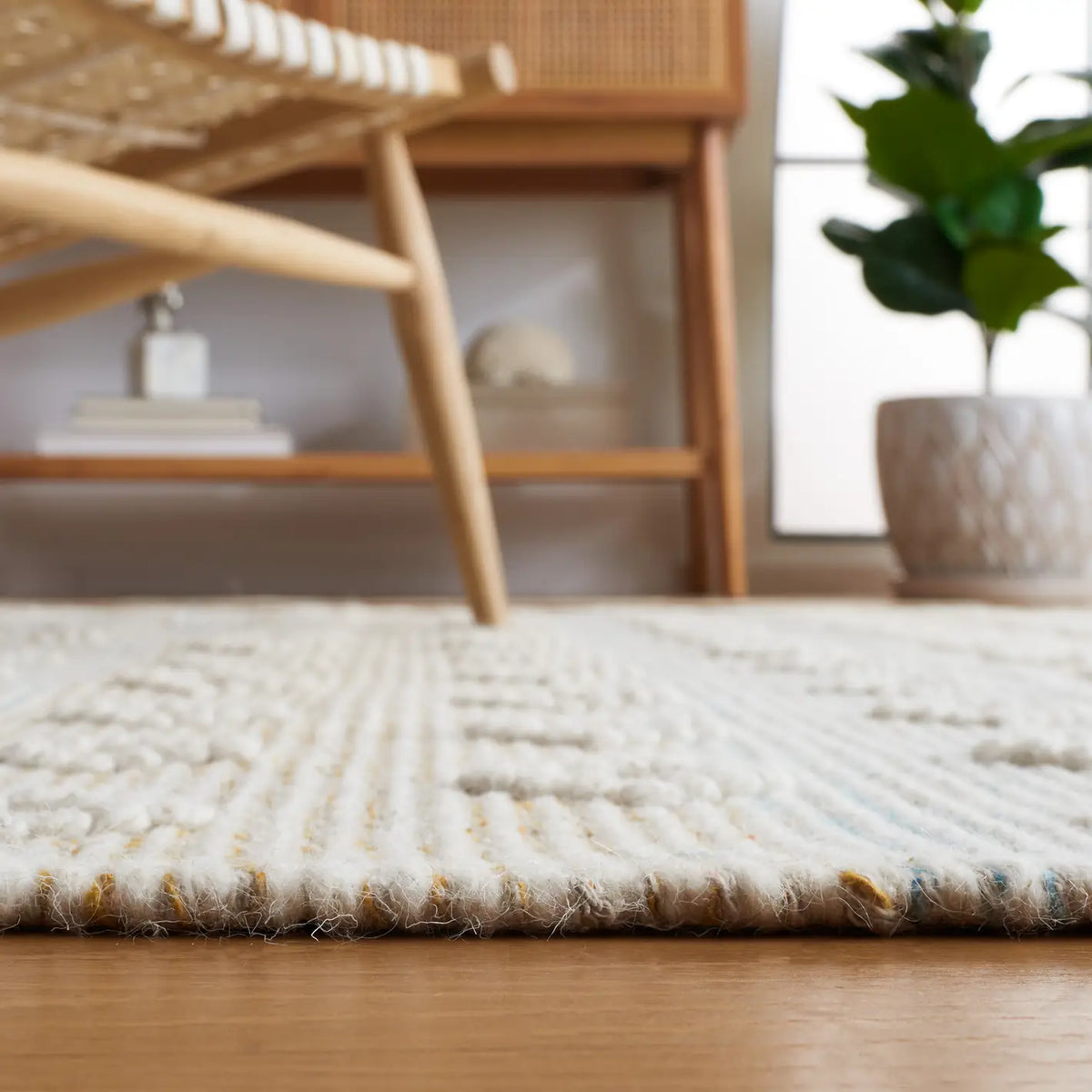 Safavieh Vermont 4'-0" x 6'-0" Rug in Light Blue / Yellow
