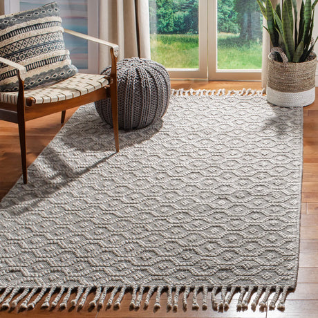 Safavieh Natura 5'-0" x 8'-0" Rug in Grey
