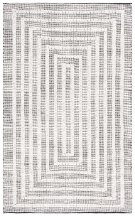 Safavieh Natura 4'-0" x 6'-0" Rug in Black / Ivory