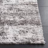 Safavieh Penelope Shag 4'-0" x 6'-0" Rug in Grey / Ivory